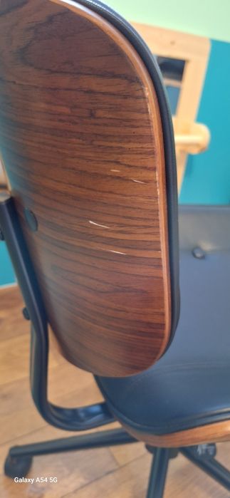 Cadeira de escritório giratória com elevação