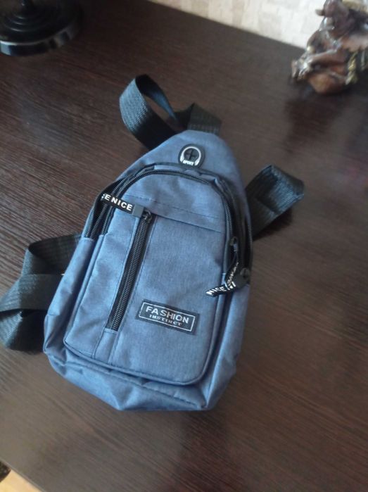 Сумочка через плече, бананка.