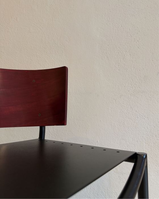 Versão RARA cadeira “Lila Hunter” de Philippe Starck