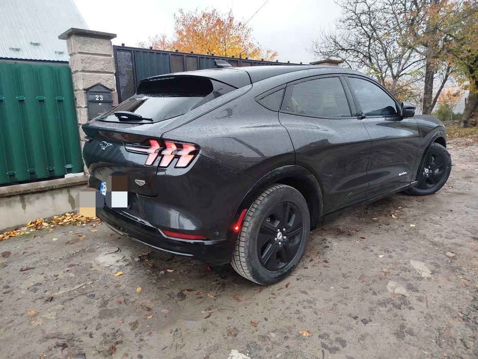 Продам ford mustang mach-e