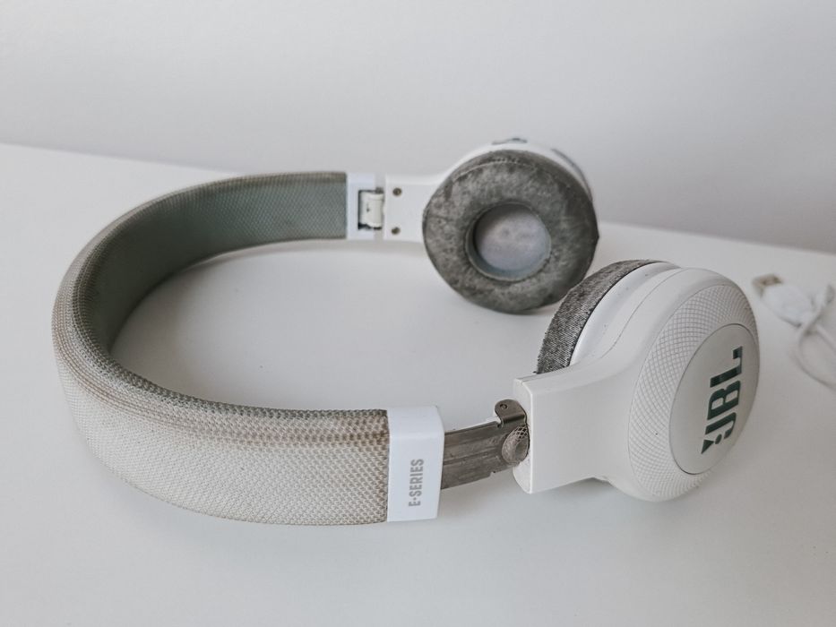 Słuchawki JBL nauszne bezprzewodowe bluetooth białe