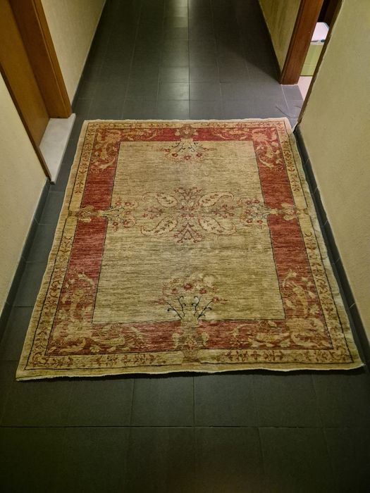 Tapete afegão de seda