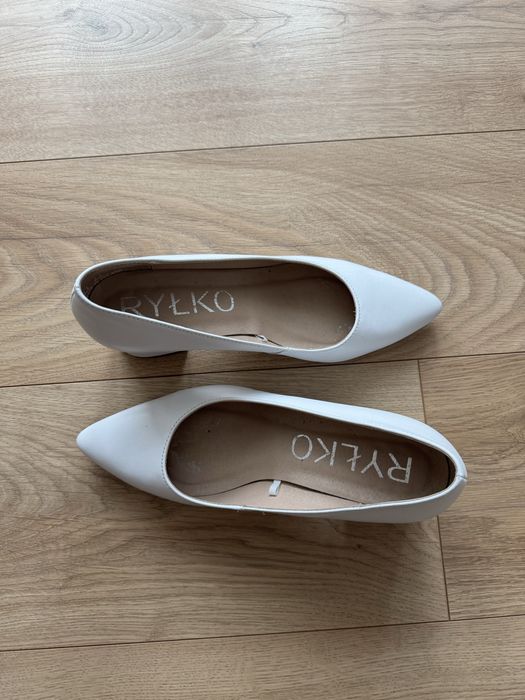 Buty na niskim obcasie