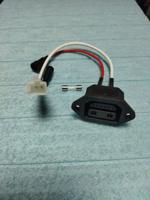 Роз'єм акумулятора електроскутера АІМА (Айма, Аіма)