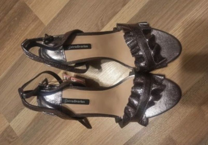 Szpilki złote Stradivarius 38 buty