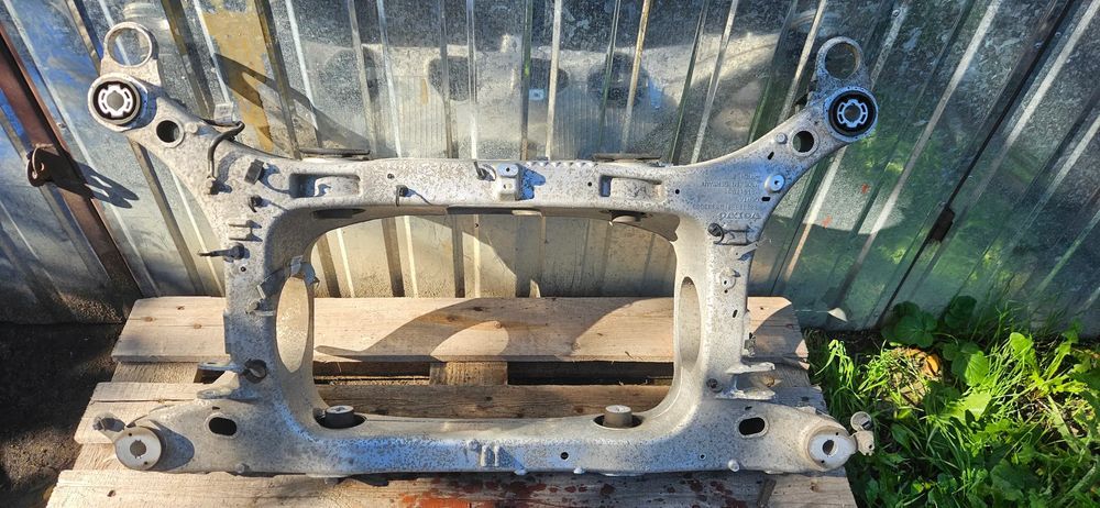 wózek tylny sanki tylne tył 32333884 volvo xc40