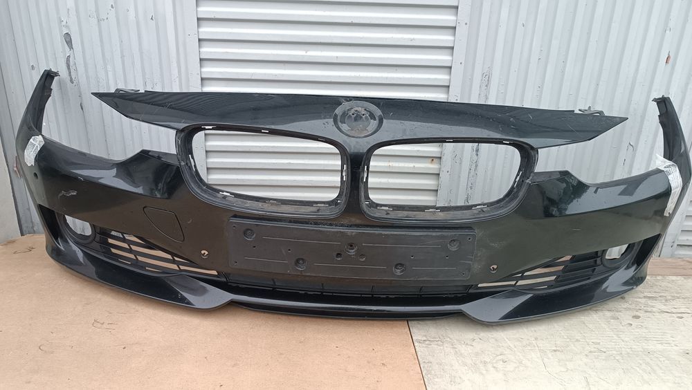 Vendo parachoque de frente BMW 3  LCI series F30,31 ano 2015/18