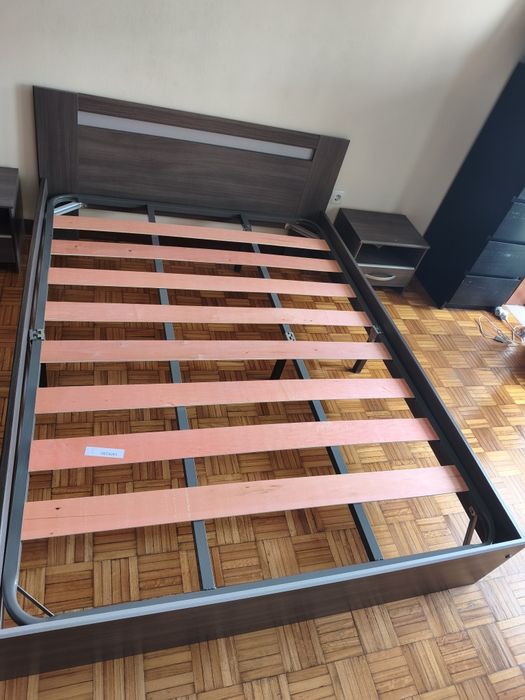 Conjunto de quarto 140x190 – Colchão Colbella + Estrado + 2 Mesas de Cabeceira (+ Cama Oferta)