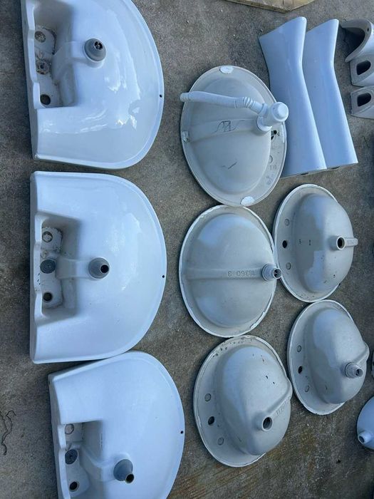 Colunas, Lavatórios...