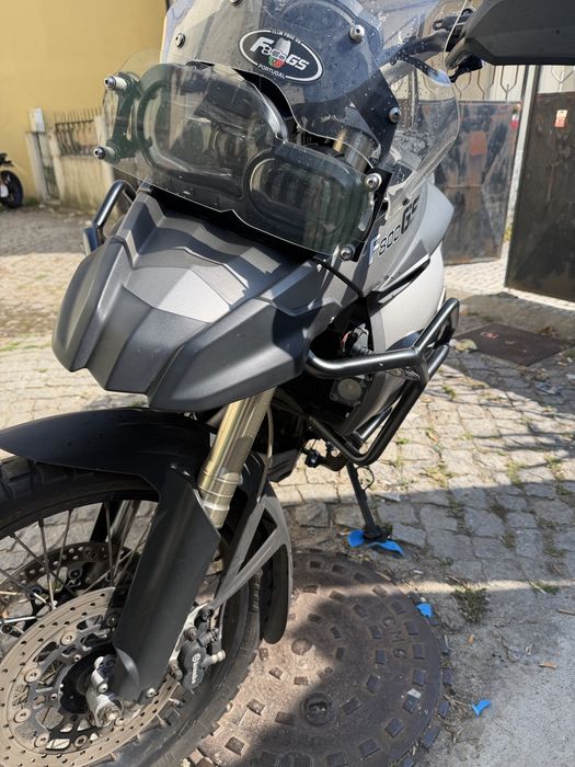 BMW F800 GS — Excelente Estado | Venda ou Troca por Carro 5 Portas