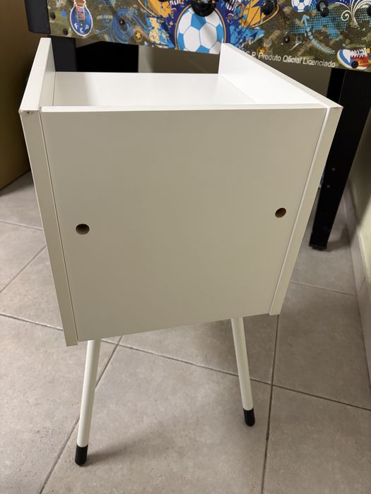 Casa com pernas para gatos