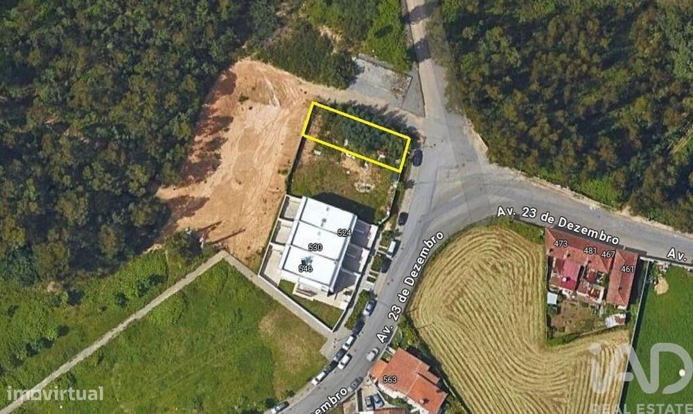 Terreno em São Miguel do Souto e Mosteirô de 298,00 m2