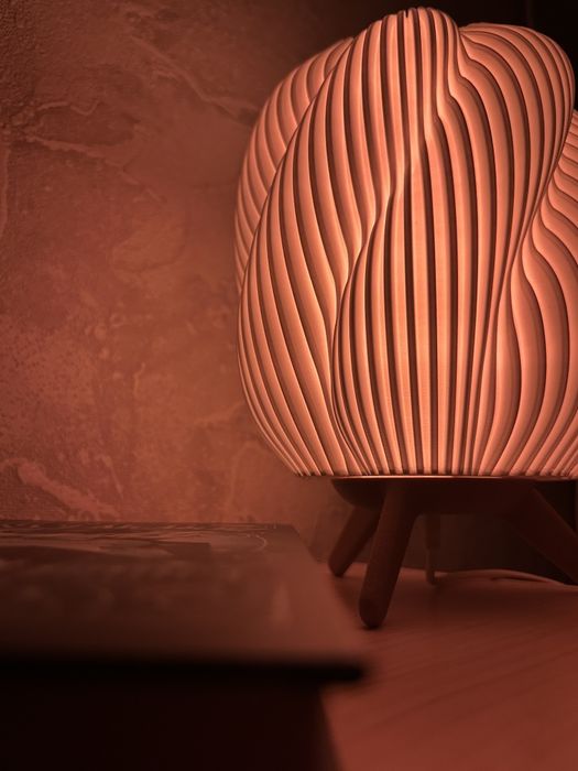 Настільний розумний світильник (керування з телефону, RGB)