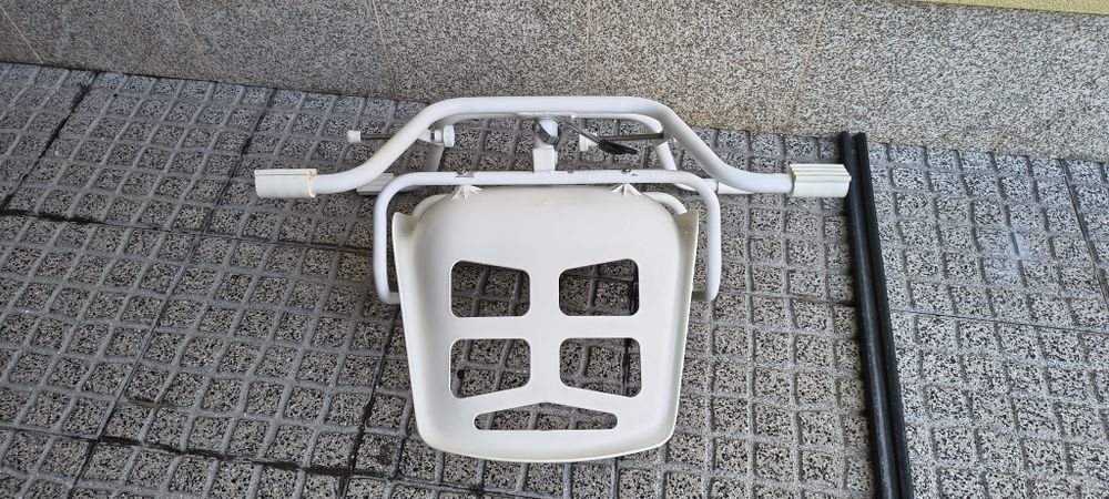 Cadeira banho giratória para banheira