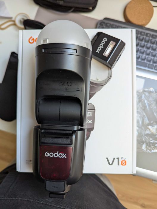 Lampa błyskowa Godox V1 Pro do Sony flash