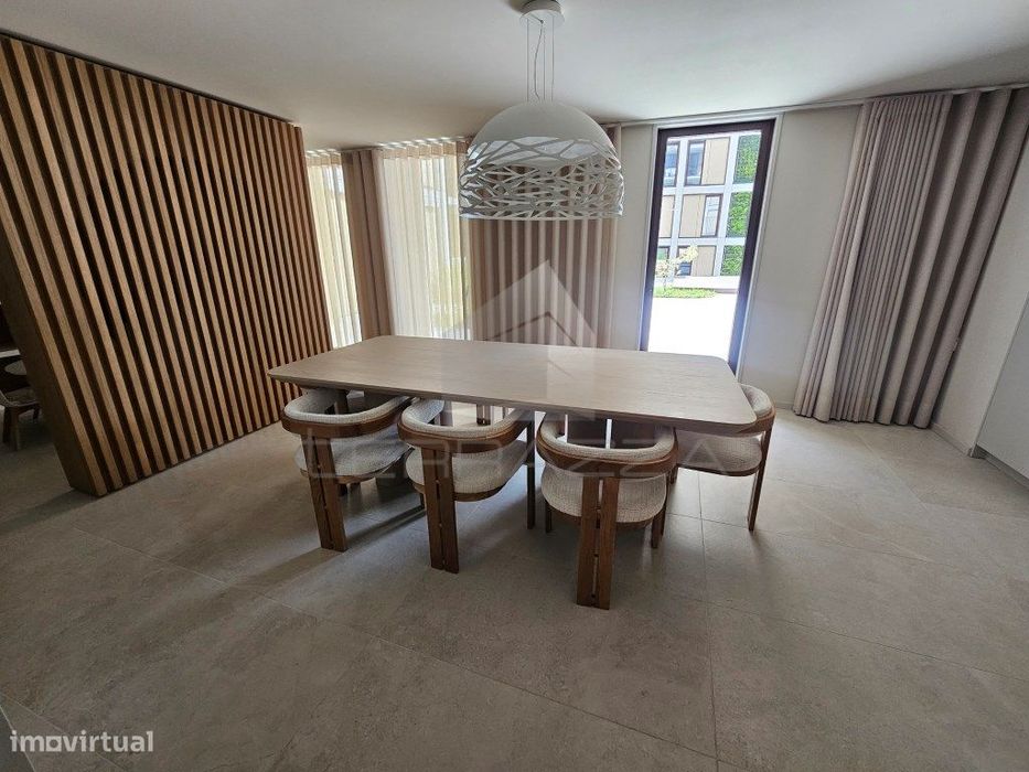 Apartamento T3 Na Alameda Dos Jardins Da Arrábida Com Vista Mar