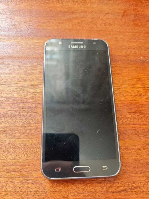 Смартфон Samsung Galaxy J5