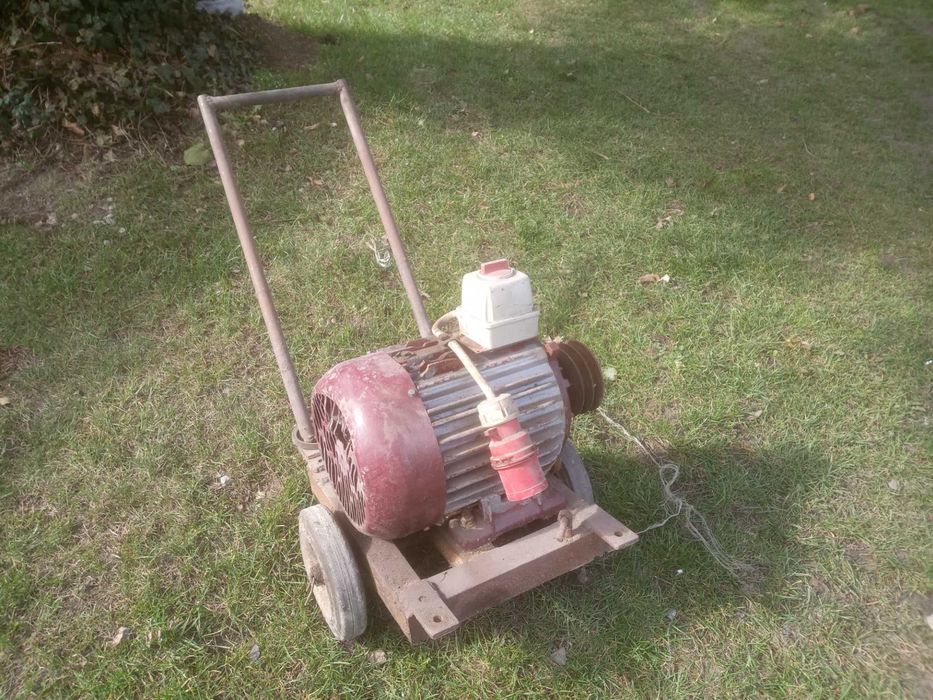 Silnik elektryczny 5,5 kw, sprawny w dobrym stanie na wózku.