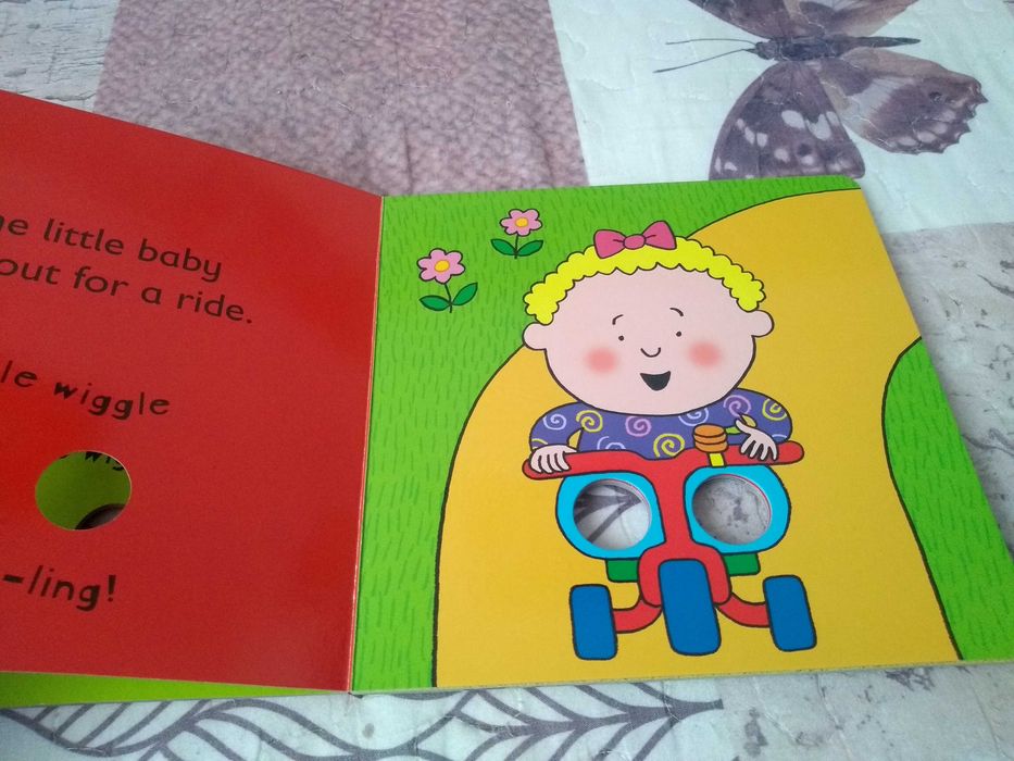 Książeczka po angielsku Little Baby's Playtime: A Finger Wiggle Book