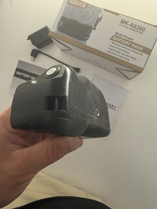 Grip Vertical Meike MK-A6300 para Sony A6000 / A6300 – Completo na Caixa