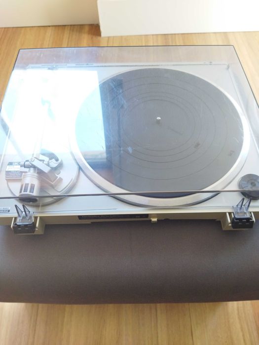 Gira Discos Technics SL-D310 (Direct Drive - Full Automatic)