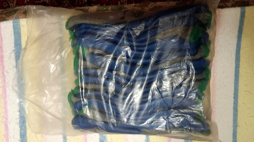 Комбінезони,перчатки,все разом (2000грн)