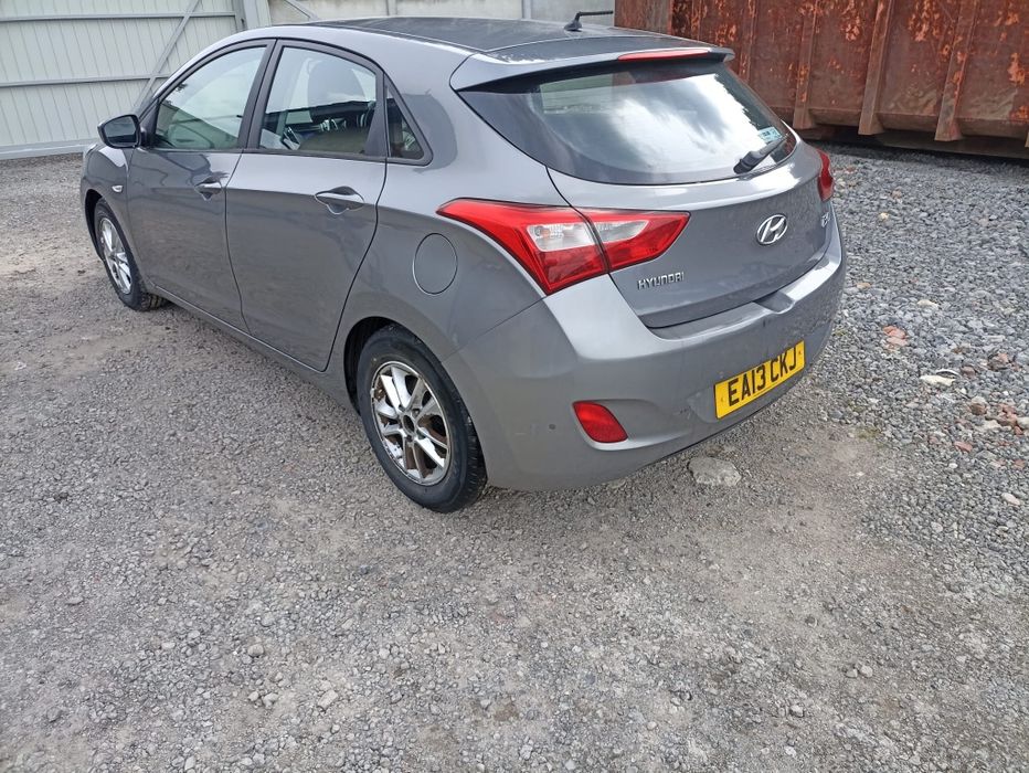 Hyundai i30 active Anglik silnik 1.6cdri przód Hyundai i30
