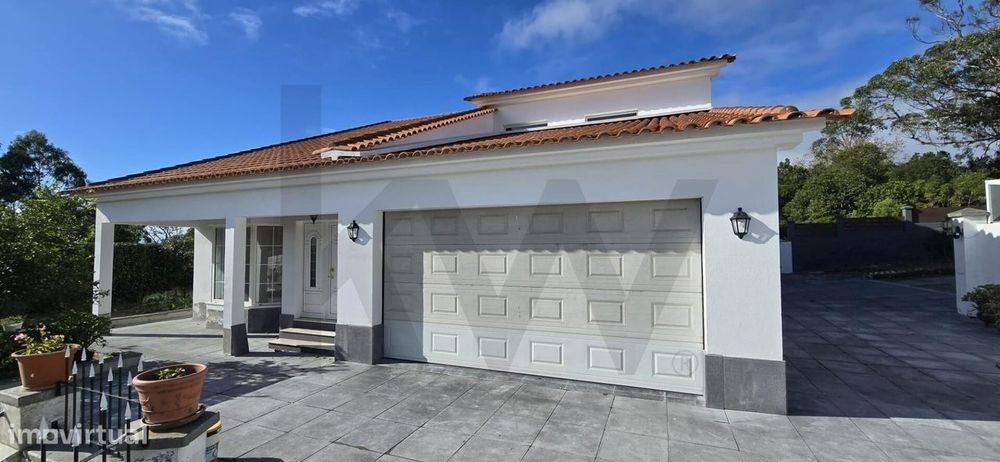 Moradia T4 Renovada, São Roque, ilha de São Miguel Açores