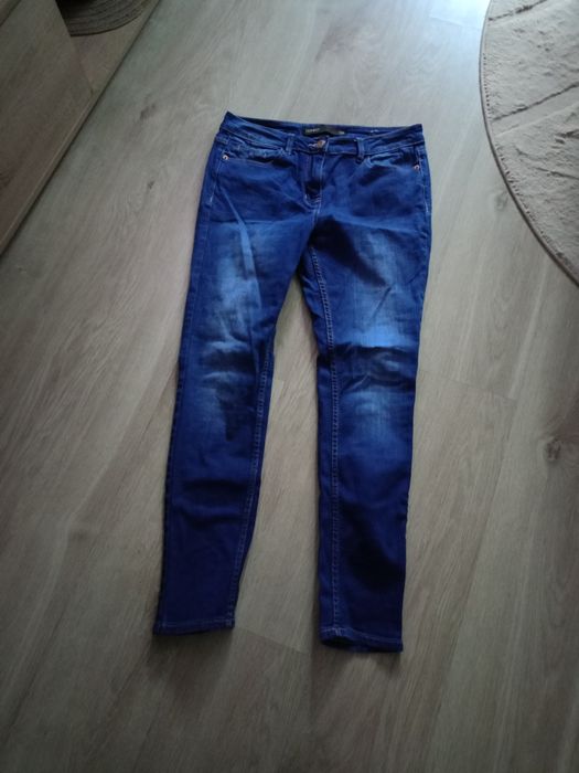 Sprzedam spodnie damskie dżinsowe