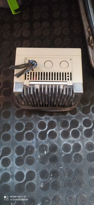 Falownik Hitachi J100,  0.4 kW inverter