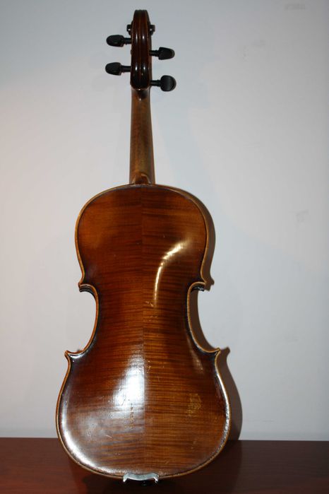 Vendo Violino 4/4 alemão que me acompanhou na licenciatura
