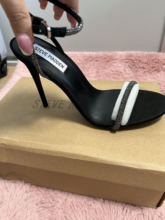 Sandałki na szpilce Steve Madden 40