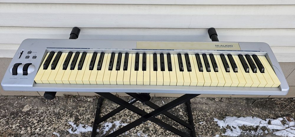 MIDI клавіатура M-аudio/Kawai K 11.,б/у з Німеччини