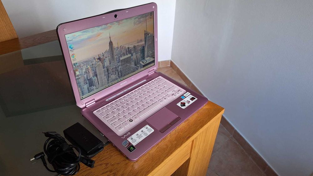 Sony Vaio CS11S- Intel P8400 2.26GHz- 4GB Ram- HDD 500GB- NVidia