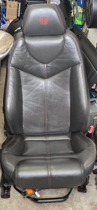 Bancos Alfa Romeo Gt em pele