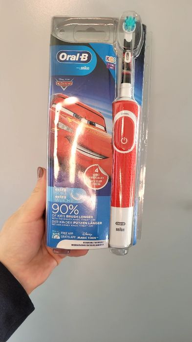 Escova elétrica Oral-b cars