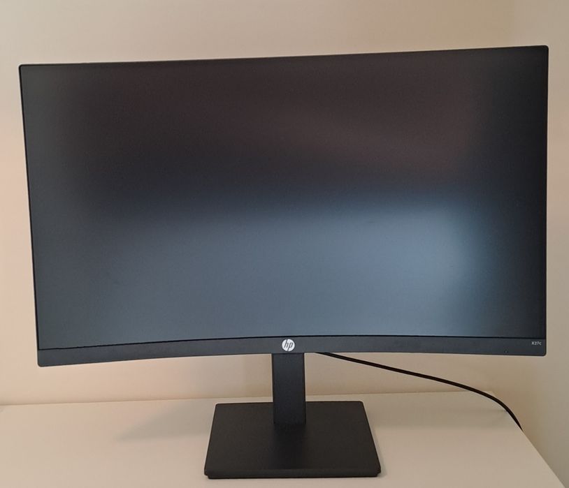 Monitor HP X27c Curved 165Hz FHD Gaming, está como Novo