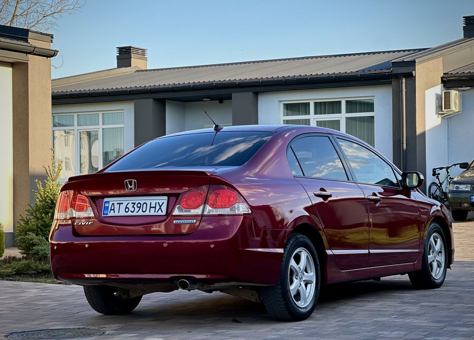 Honda Civic hybrid газ/бензин