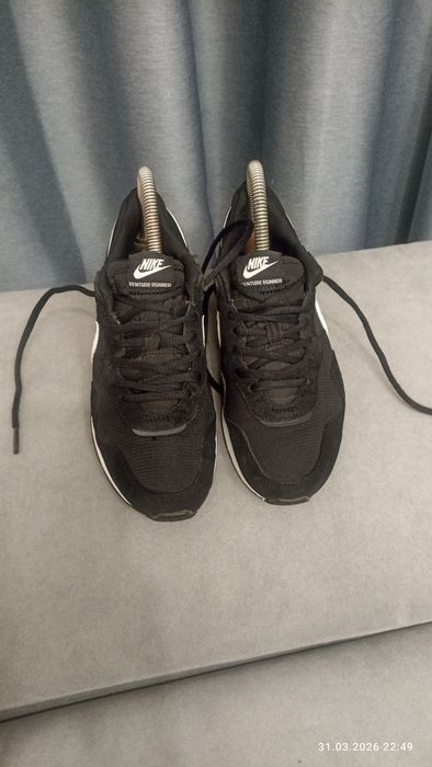 Кросівки Nike Venture Runner