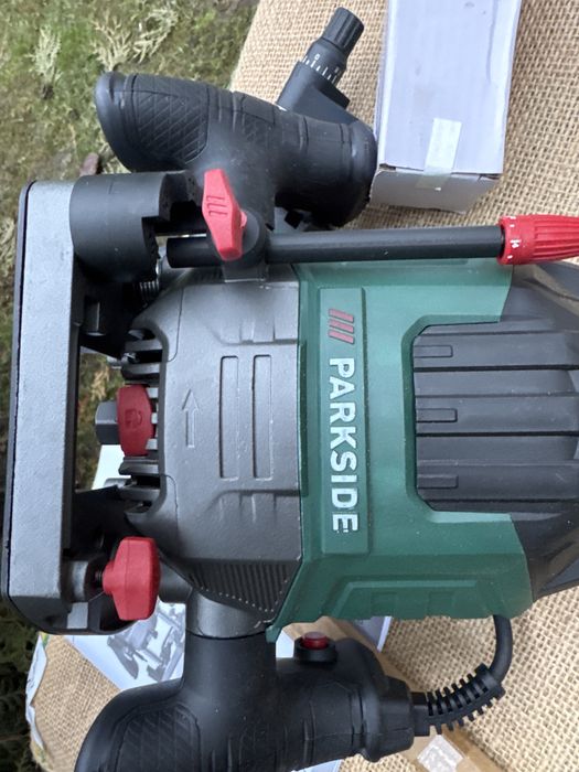 Ручной фрезерный станок по дереву Parkside POF 1200 E4 (1200 Вт