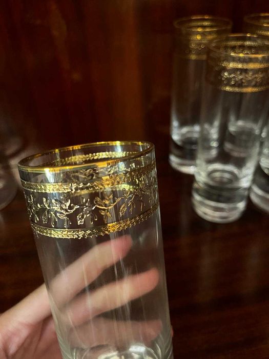 Conjunto de 6 copos altos com rebordo dourado