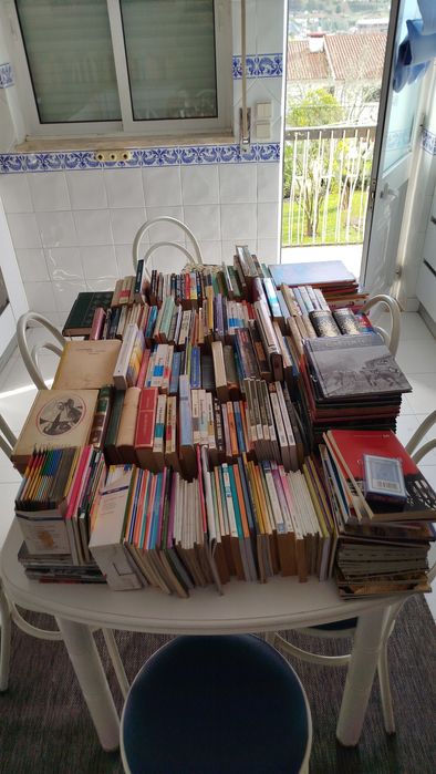 583 Livros de vários tipos