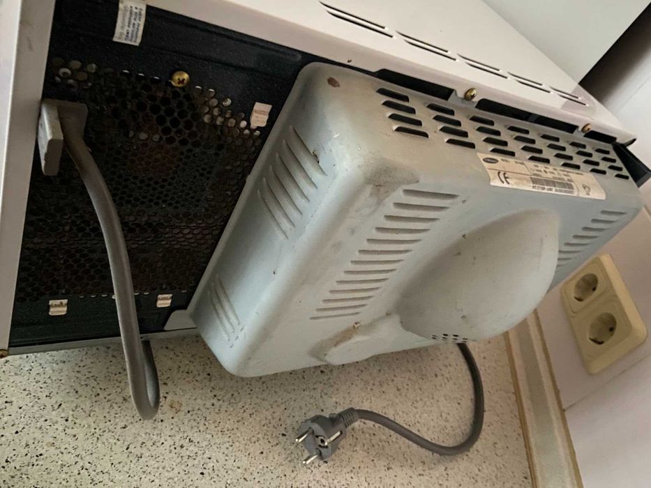 Мікрохвильова піч SAMSUNG CE1150R