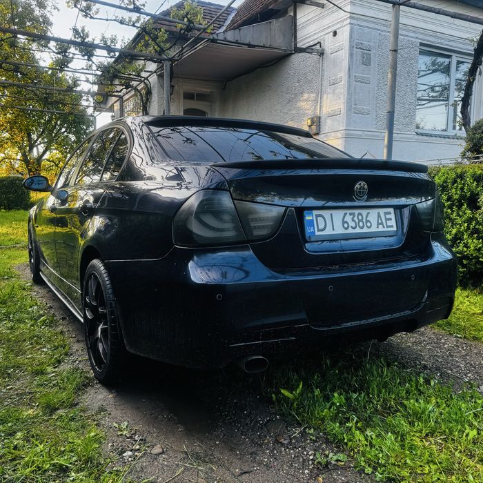 Продам  BMW 320i
