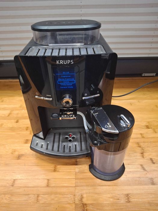 Sprzedam Ekspres ciśnieniowy Krups EA82