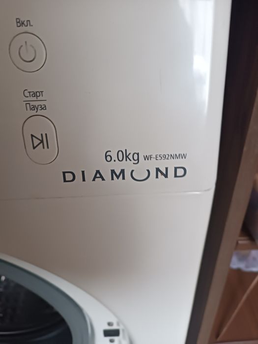 Пральна машинка Samsung WFE592NMW