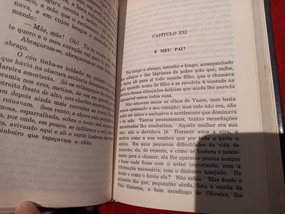 Livro de capa dura: "O Arco de Santana" - Almeida Garrett