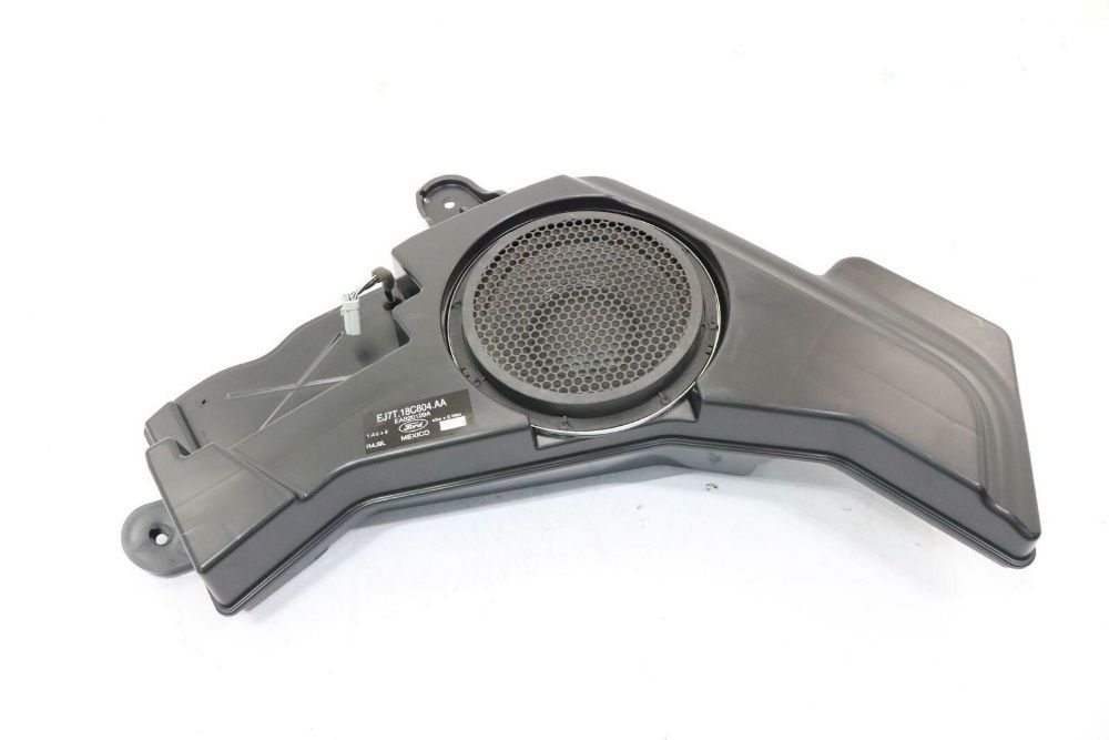 музика аудіо колонки навігація  revel sinc ford fusion mondeo edge