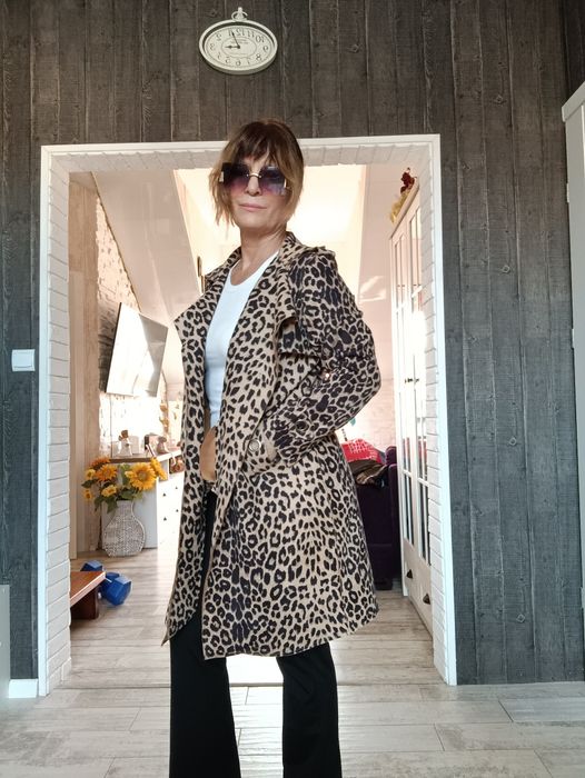 Płaszczyk damski za kolano