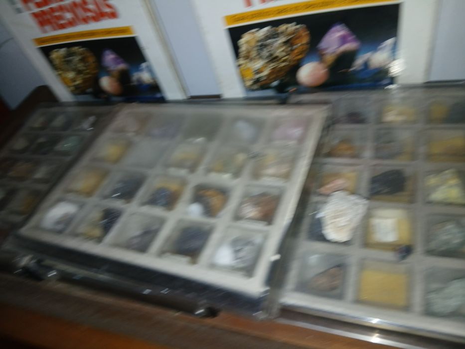 Colecao. 140  Minerais pedra preciosa  e franciculo  por 140 €